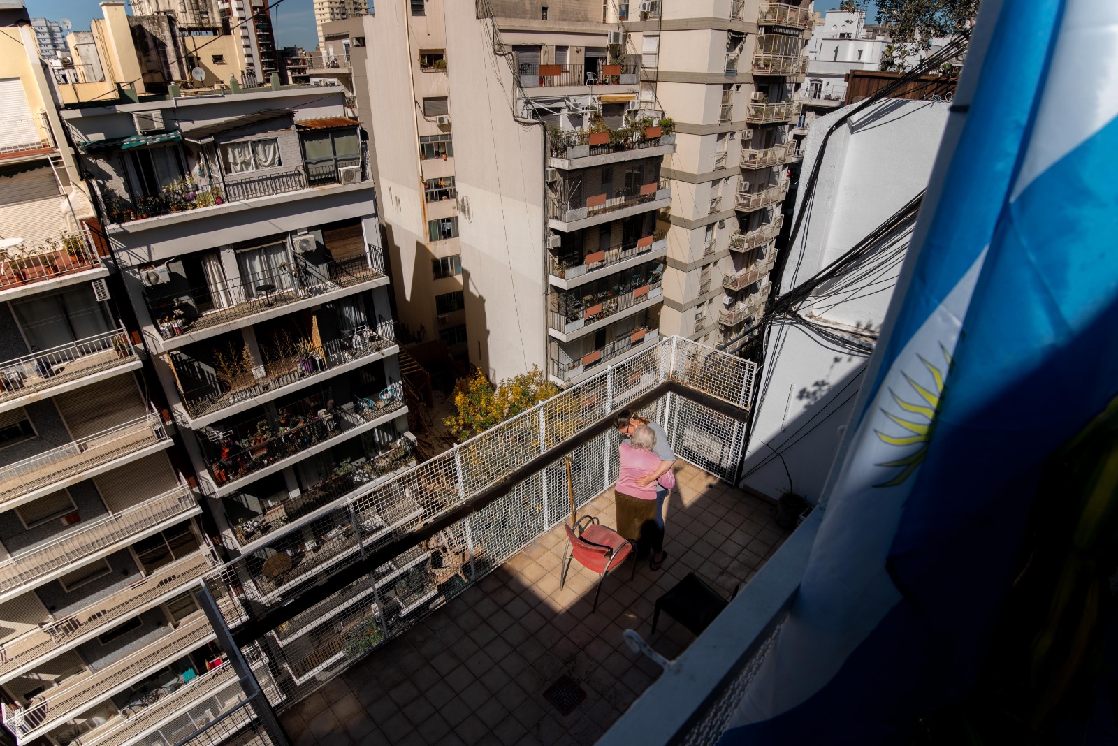 Buenos Aires, una ciudad que envejece: más soledad, más mujeres que hombres y un cuarto de mayores aún trabajando