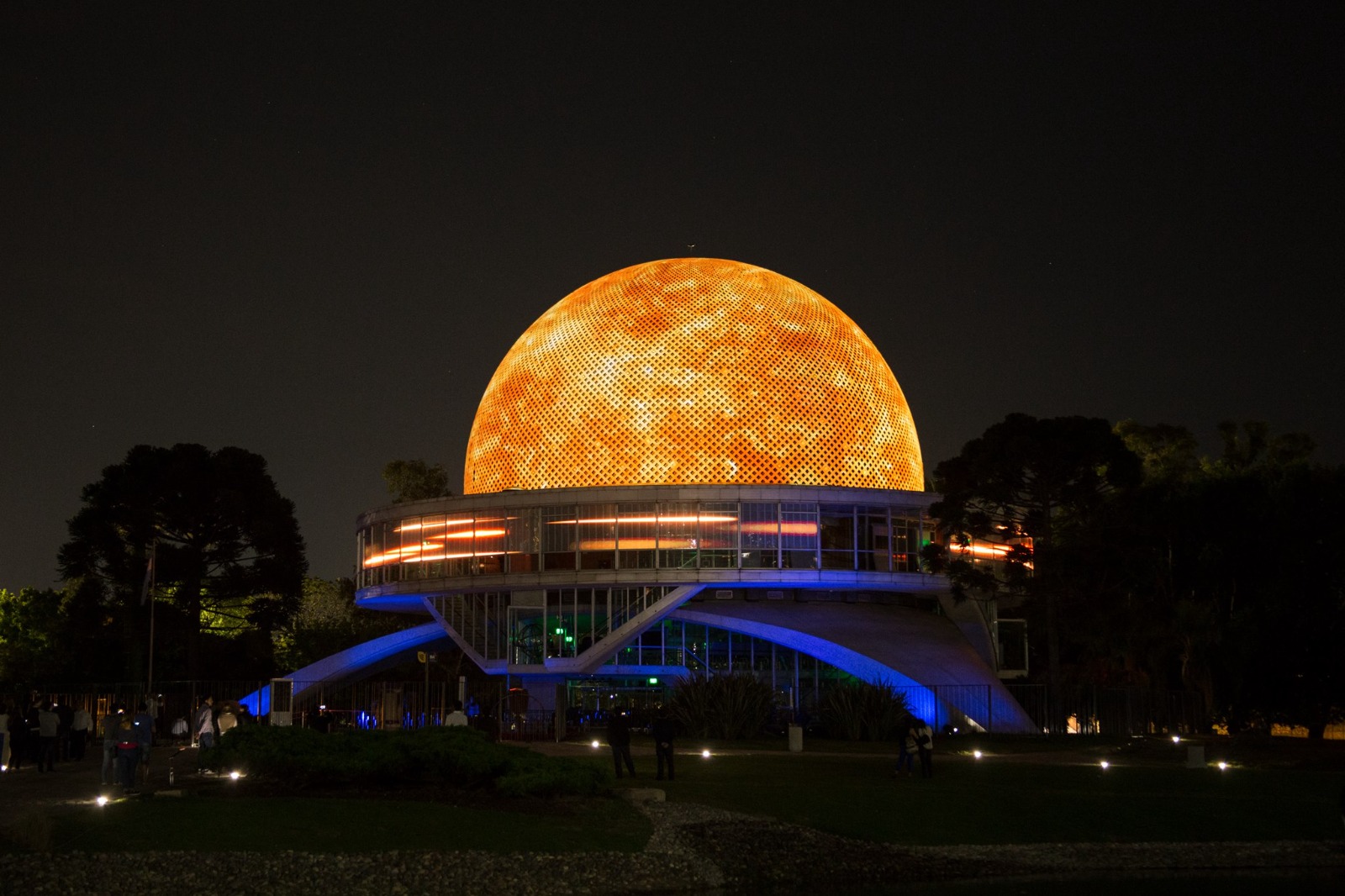 Polémica en el Planetario: astrónomos piden cancelar la presentación de Ludovica Squirru