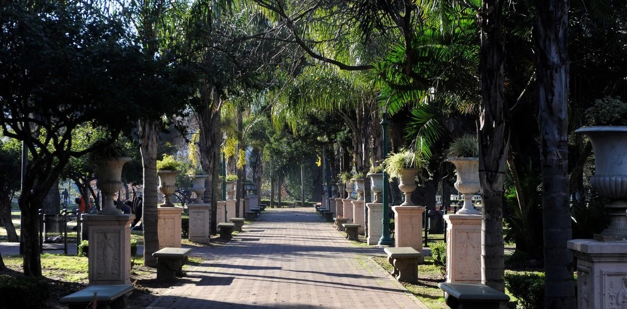 Mercado de esclavos, quinta de millonarios y espacio de corrida de toros: la historia del Parque Lezama, el escenario de la nueva película de Campanella