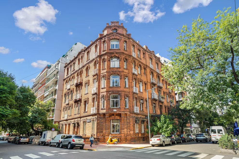 La Colorada, uno de los edificios más singulares de Buenos Aires