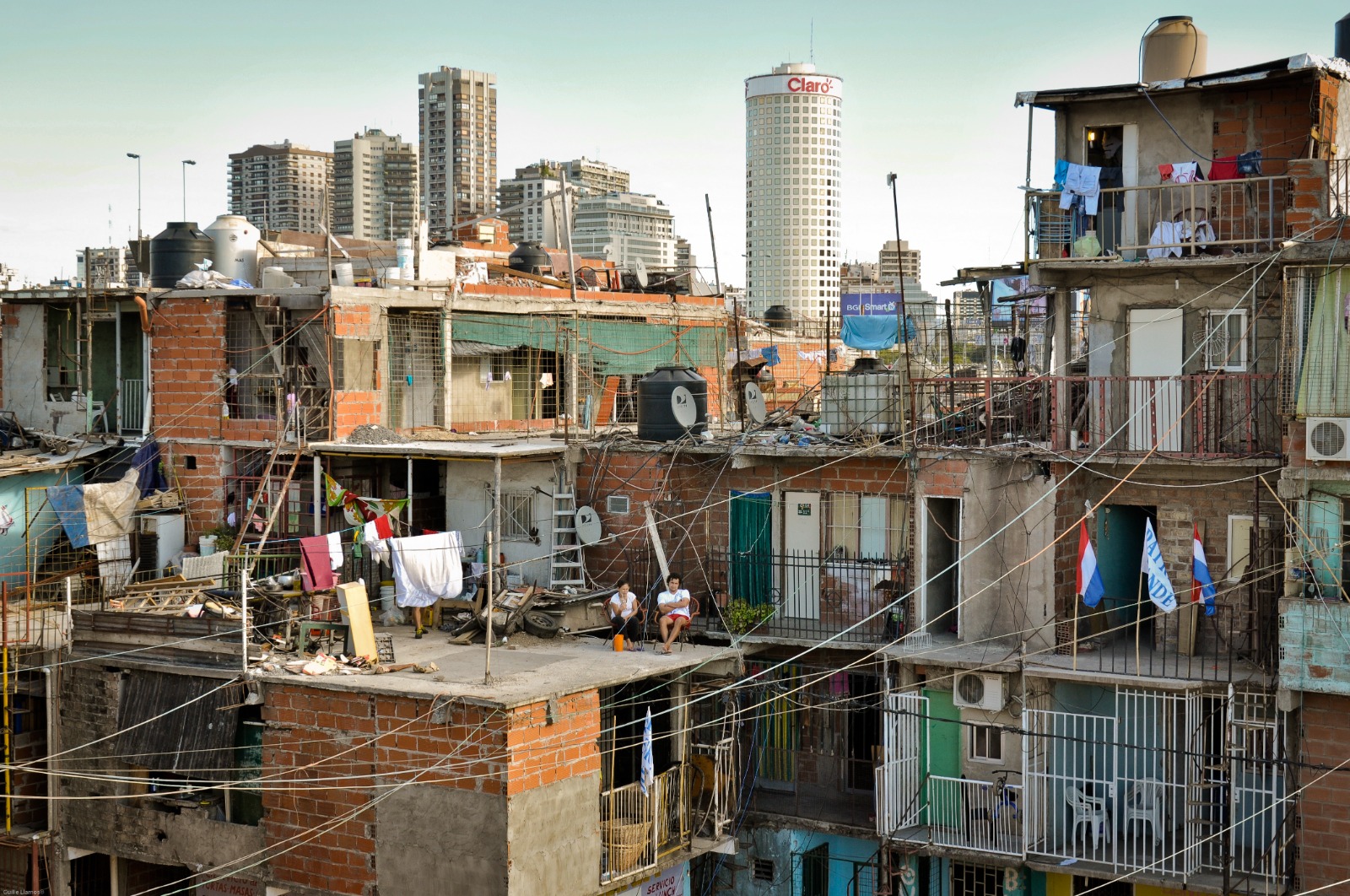 La natalidad en barrios populares se alinea con el promedio de la Ciudad: menos nacimientos y una población más envejecida