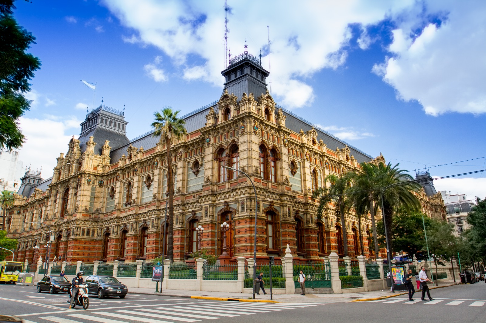 Abrieron una convocatoria que premiará recorridos turísticos originales por la Ciudad