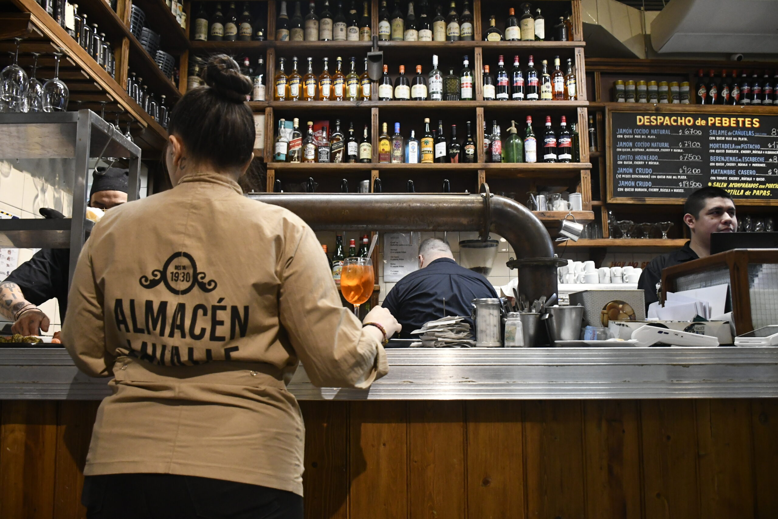 CABA volverá a eximir del ABL a hoteles, restaurantes y librerías
